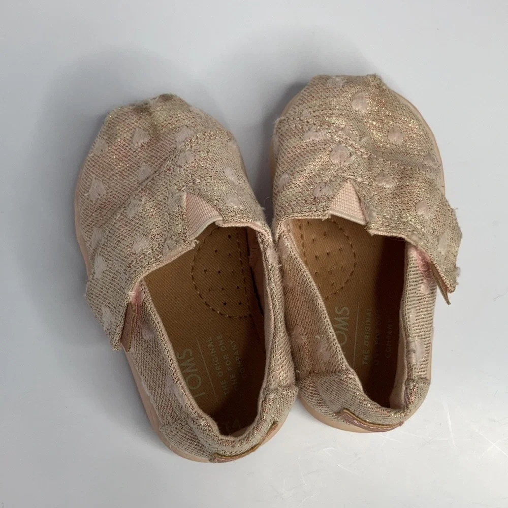Toms heart flats‎ size T4